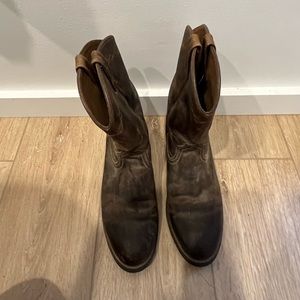 Ariat size 8 boots